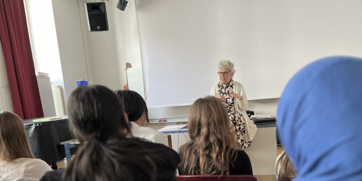 Besuch der Zeitzeugin Erika Kosnar