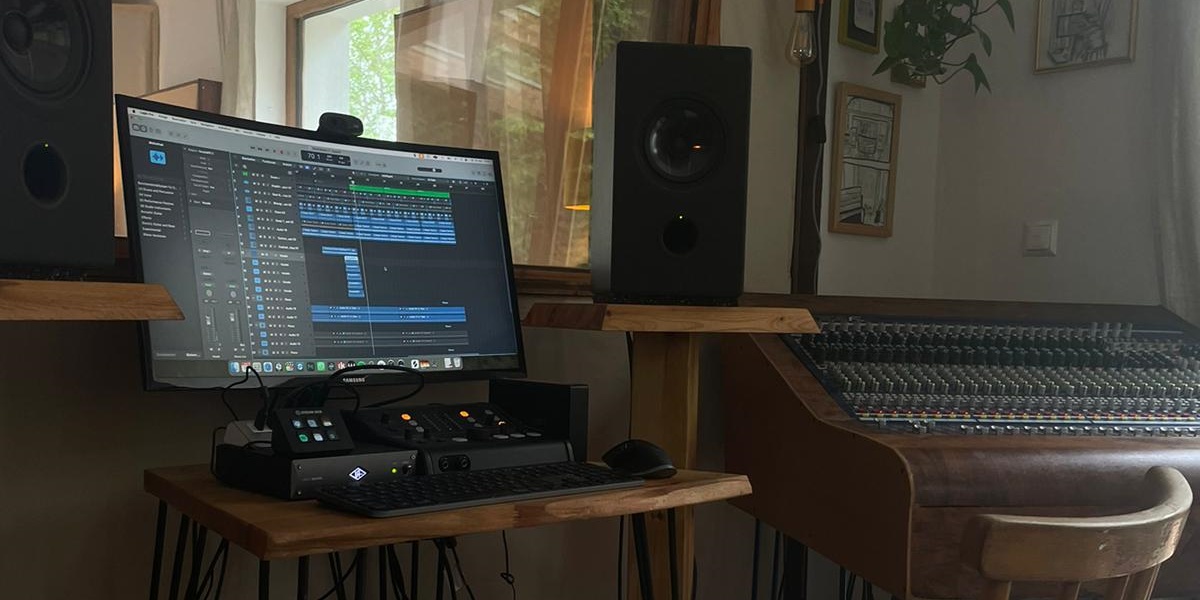 Ein Tag im Tonstudio: Musikklasse erlebt Musikproduktion hautnah