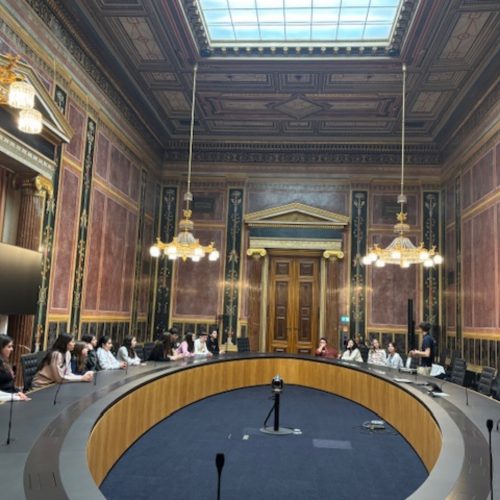 Regner_Parlament01